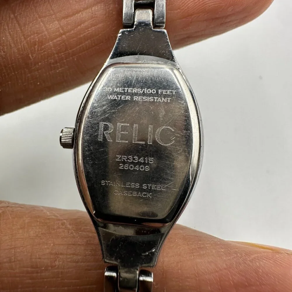 3/$30 Relic Folio Watch Women Silver Tone Blue Dial Barrel Case ZR33415